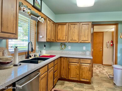 320 E Main St, Tekoa, WA 99033 - photo 4