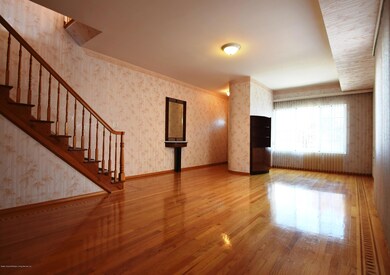 20 Meadow Ln, Staten Island, NY 10306 - photo 4