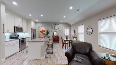 721 W Texas St, Denison, TX 75020 - photo 3