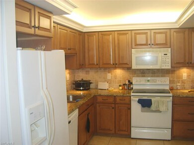 ENJOY MAKING MANY DISHES IN THIS UPDATED KITHCEN