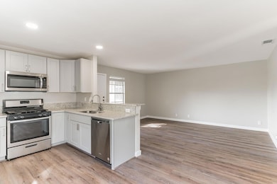 401 Hedgewood Dr unit D, Georgetown, TX 78628 - photo 2