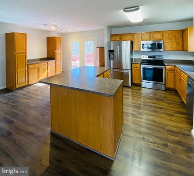 26311 Meadow Wood Dr, Mechanicsville, MD 20659 - photo 6