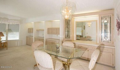 316 Kiwi - Dining Room 3 (3)
