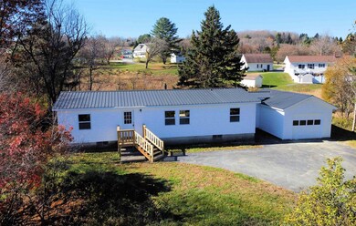 219 Mountain View Ave, Lyndonville, VT 05851 - photo 3