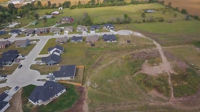 137 N Hickman St, Centralia, MO 65240 - photo 4