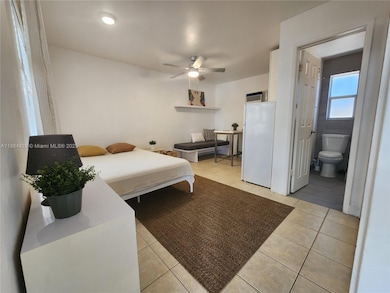 315 Walnut St unit 2, Hollywood, FL 33019 - photo 6