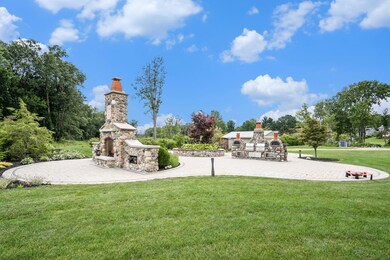 Crowne Pointe Shores