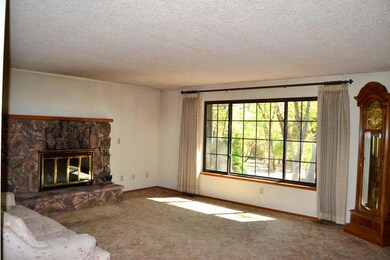 260 Honeycutt Dr, Grants Pass, OR 97526 - photo 5