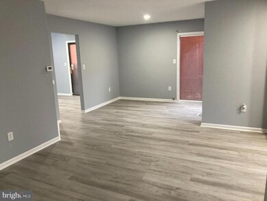 102 Riverbend Dr, North Brunswick, NJ 08902 - photo 2