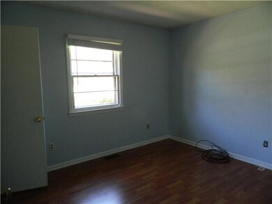 1104 Mcmahan St, Manchester, TN 37355 - photo 6