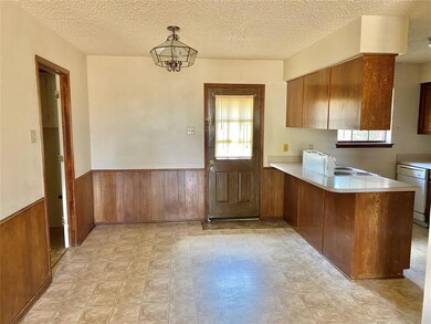 2308 Jodi Ln, Gainesville, TX 76240 - photo 6