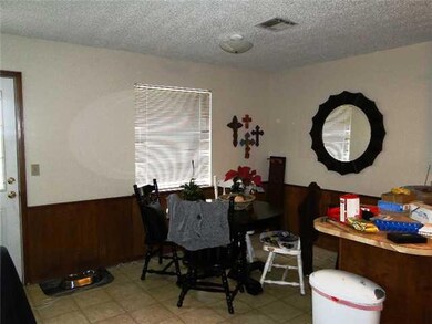 Kitchen. Dining area