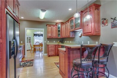 Bar area in kitchen