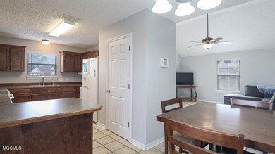10249 Cottage-101