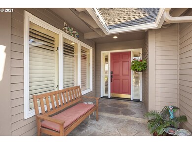 1720 Yarmouth Cir, Lake Oswego, OR 97034 - photo 2