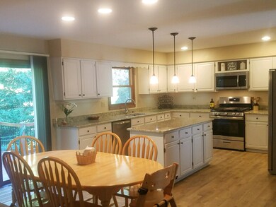 Kitchen & Large Eat In Area