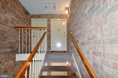 18611 Walkers Choice Rd unit 6, Montgomery Village, MD 20886 - photo 3