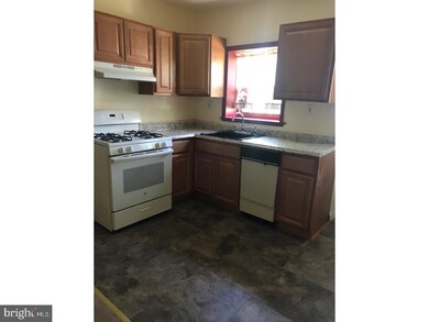 16 Rhodes Ave, Darby, PA 19023 - photo 4