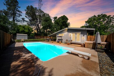 16679thompsonln-28
