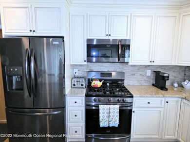 9 Whitmore Ct, Toms River, NJ 08757 - photo 3