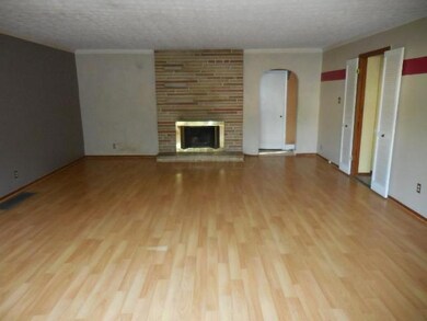 1926 E Cooke Rd, Columbus, OH 43224 - photo 2