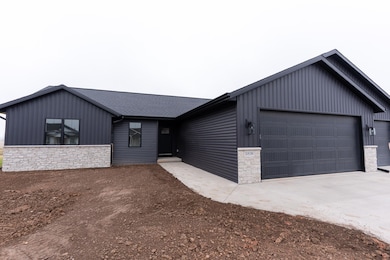 W5836 Edgewood Dr, Menasha, WI 54952 - photo 2