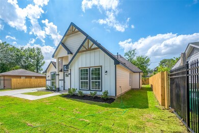 7425 Caddo Rd, Houston, TX 77016 - photo 5