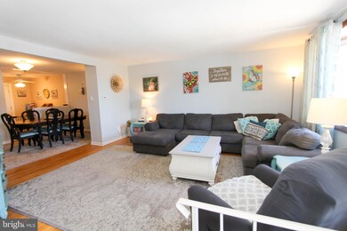 3656 Genesee Dr, Philadelphia, PA 19154 - photo 2