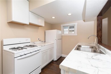 2414 Des Moines St, Des Moines, IA 50317 - photo 5