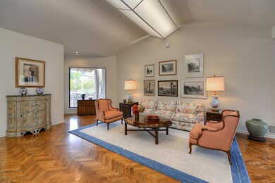 007_Living Room Seating
