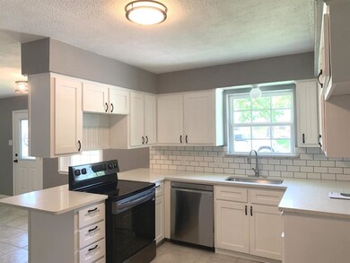 1912 Arkansas St, Gainesville, TX 76240 - photo 5