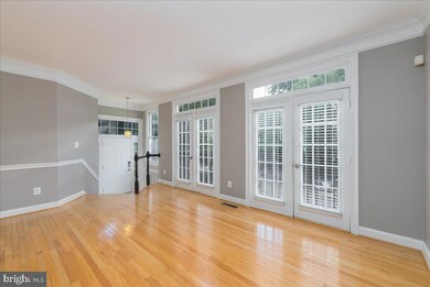 11421 Summer House Ct, Reston, VA 20194 - photo 2