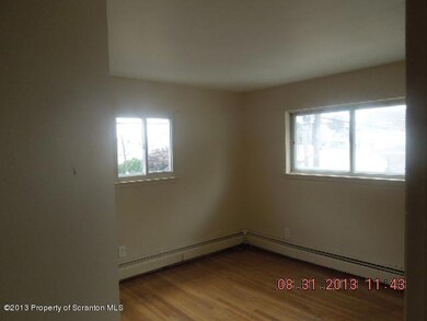 125 W Holly St, Hazleton, PA 18201 - photo 6