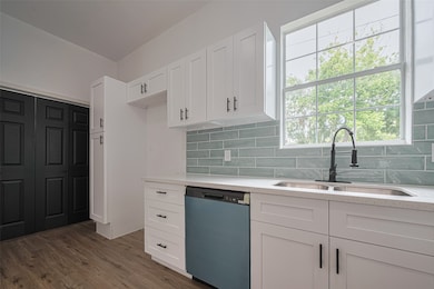 1014 13th St, Galveston, TX 77550 - photo 6