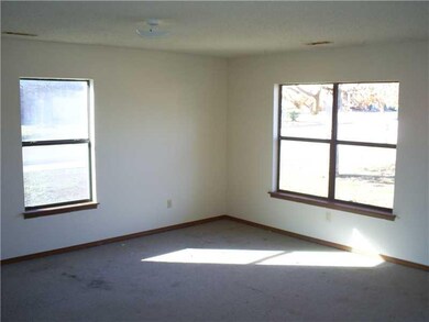 1657 E Evalyn Cir, Fayetteville, AR 72701 - photo 4