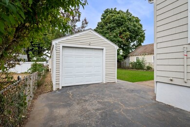 61 County St, Peabody, MA 01960 - photo 4