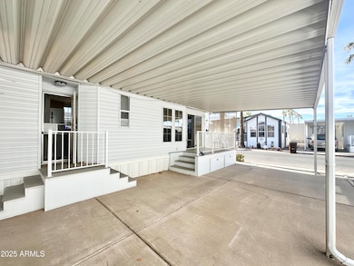 EXPANSIVE CARPORT