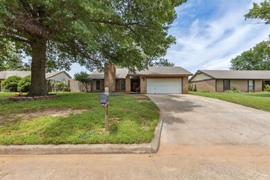 10 N Gilpin Ave, Shawnee, OK 74804 - photo 2
