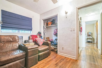 418 NW 27th Terr