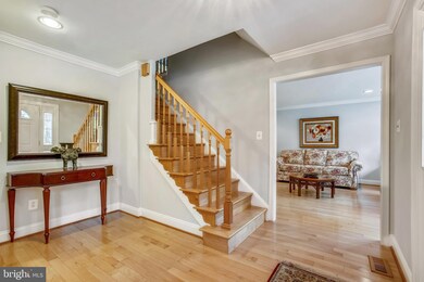 202 Owaissa Ct SE, Vienna, VA 22180 - photo 2