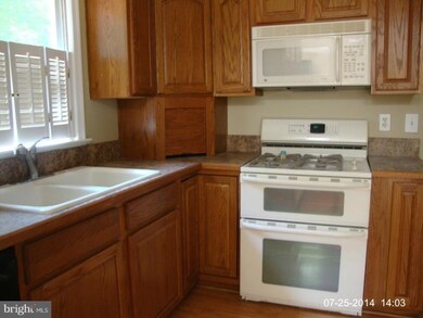 11018 Abbey Ln, Fredericksburg, VA 22407 - photo 6