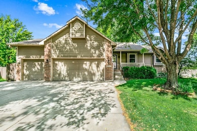 2517 N Covington Cir, Wichita, KS 67205 - photo 3