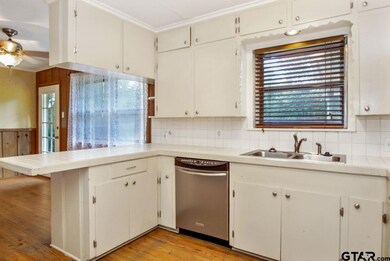 1432 1432 Westfield St, Tyler, TX 75704 - photo 5