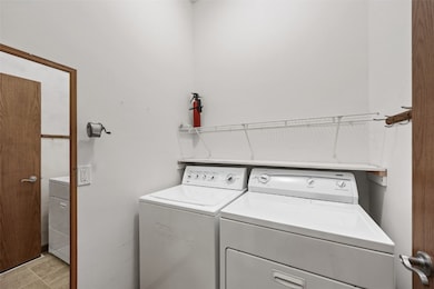 6608 Limestone Ct NW, Cedar Rapids, IA 52405 - photo 6