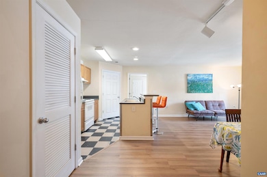 195 Yellowstone Dr unit 103, Charlottesville, VA 22903 - photo 2