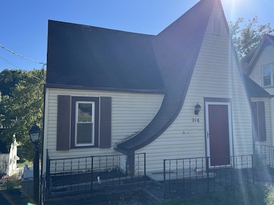 216 Sutherland Dr, Charleston, WV 25303 - photo 2