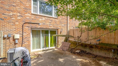 5834 Rexford Dr unit 726, Springfield, VA 22152 - photo 3