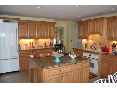 Kitchen Gorgeous & inviting updated kitchen