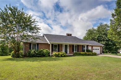 850 Rockcliff Terrace, Asheboro, NC 27205 - photo 4