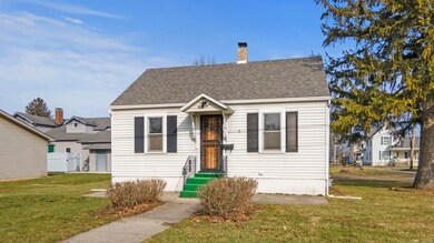 312 W 16th St, Auburn, IN 46706 - photo 2